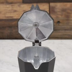 E&B Lab Classic Moka Pot - 3-Cup 19 E&B Lab Classic Moka Pot - 3-Cup -Coffee Supplies Store IMG 4018