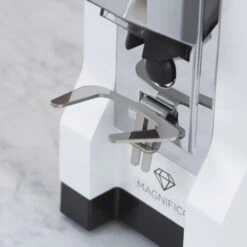 Eureka Mignon Magnifico Coffee Grinder In White 23 Eureka Mignon Magnifico Coffee Grinder In White -Coffee Supplies Store IMG 6163