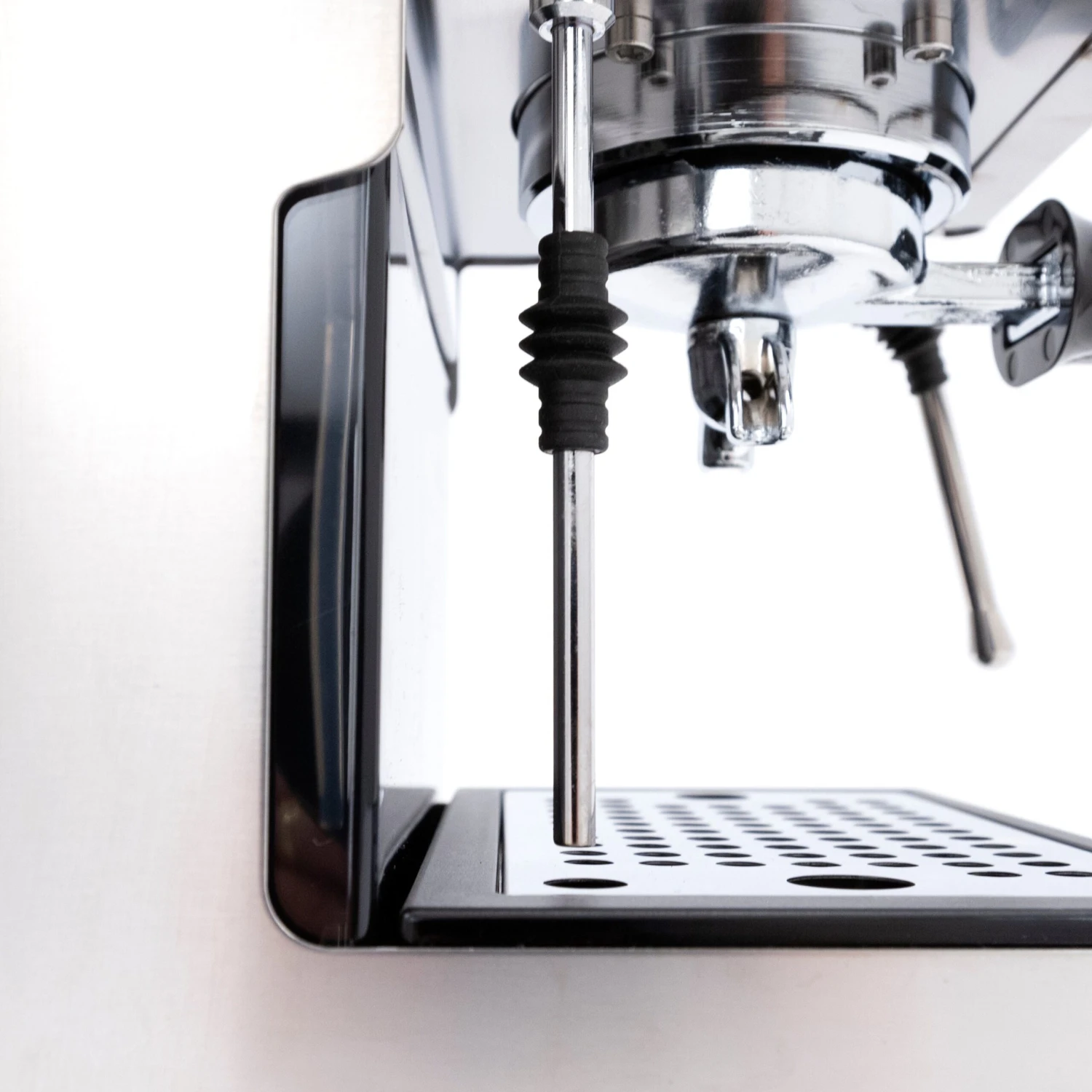 Refurbished Gaggia Classic Pro Semi-Automatic Espresso Machine 8 Refurbished Gaggia Classic Pro Semi-Automatic Espresso Machine - Image 6