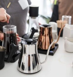 Fellow Stagg EKG 0.9L Kettle - Polished Copper 9 Fellow Stagg EKG 0.9L Kettle - Polished Copper -Coffee Supplies Store TG7A2297kettles 93a0f0bb 2943 409a 9736 bff7e442f0c9