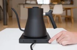 Fellow Stagg EKG 0.9L Kettle - Matte Black 11 Fellow Stagg EKG 0.9L Kettle - Matte Black -Coffee Supplies Store TG7A8102staggekg3