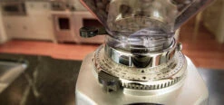 Quamar M80 Dosing Espresso Grinder With Timer In Silver 12 Quamar M80 Dosing Espresso Grinder With Timer In Silver -Coffee Supplies Store TopFeatures image 686 321 QuamarM80Timer silver 03
