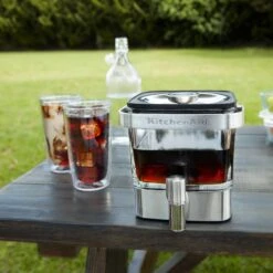 KitchenAid® Cold Brew Coffee Maker - 19 Cup 27 KitchenAid® Cold Brew Coffee Maker - 19 Cup -Coffee Supplies Store kitchenaidcoldbrewmakerlifestyle11